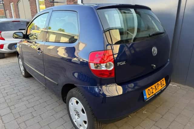 Volkswagen FOX (2007) thumbnail 2