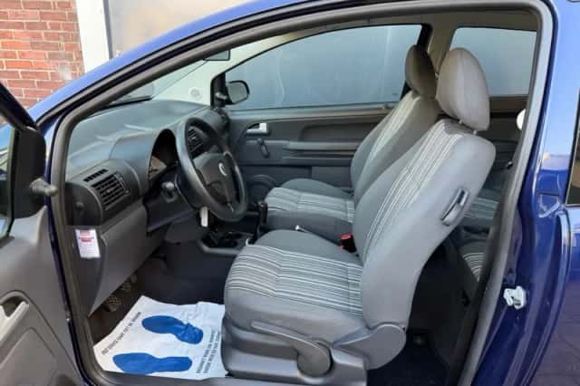 Volkswagen FOX (2007) thumbnail 6
