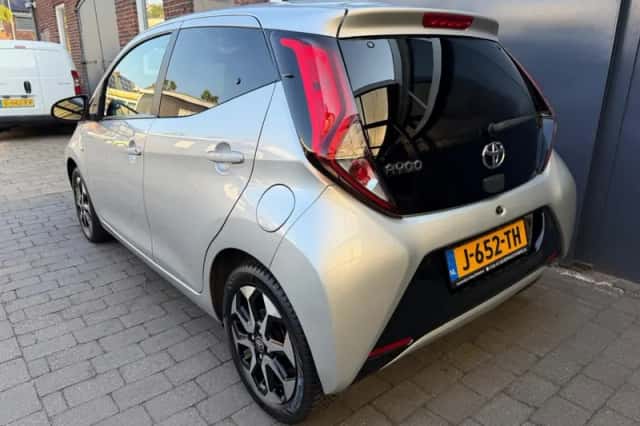Toyota Aygo (2020) thumbnail 2