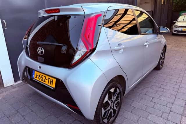 Toyota Aygo (2020) thumbnail 4