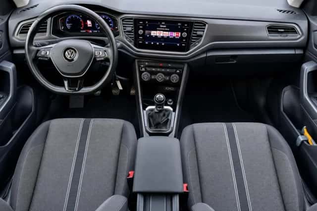 Volkswagen T-Roc (2018) thumbnail 5