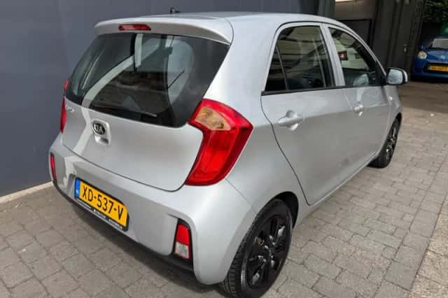 Kia Picanto (2017) thumbnail 2