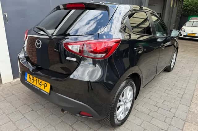 Mazda 2 (2015) thumbnail 4