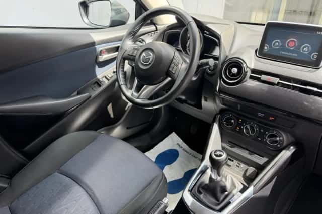 Mazda 2 (2015) thumbnail 6