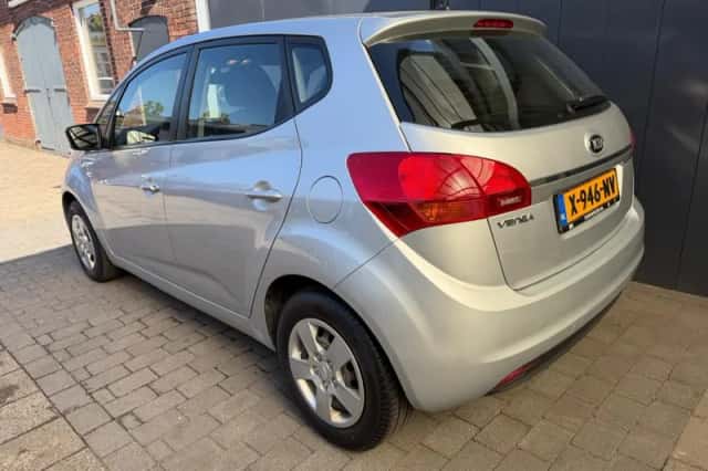 Kia VENGA (2018) thumbnail 2