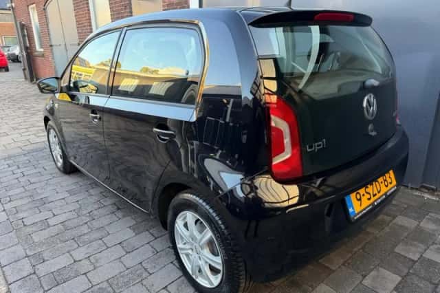 Volkswagen Up (2013) thumbnail 2