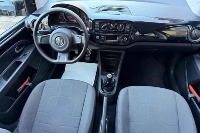 Volkswagen Up (2013) thumbnail 5