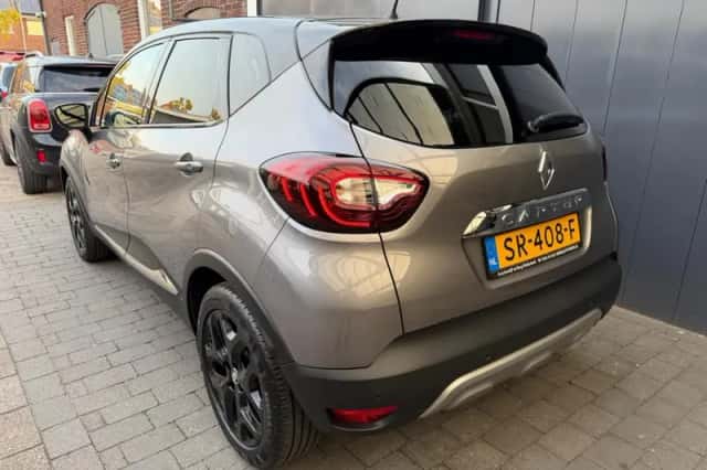 Renault Captur (2018) thumbnail 2