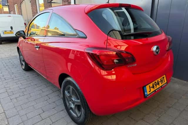 Opel Corsa (2015) thumbnail 2