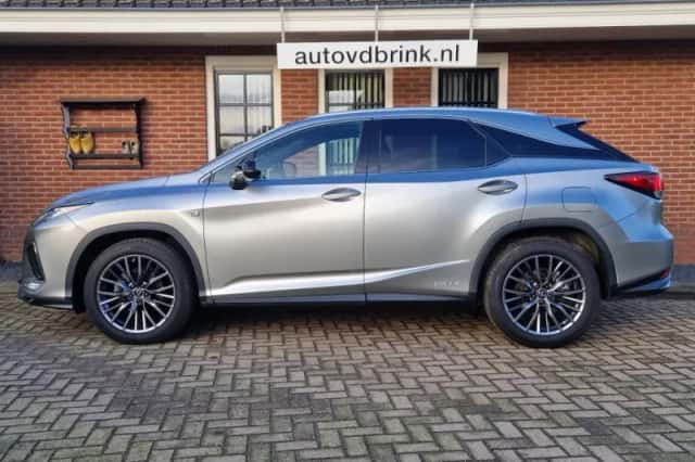 Lexus RX (2021) thumbnail 2