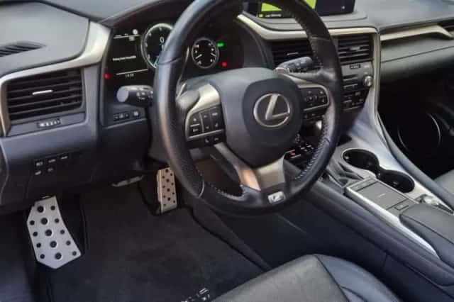 Lexus RX (2021) thumbnail 3