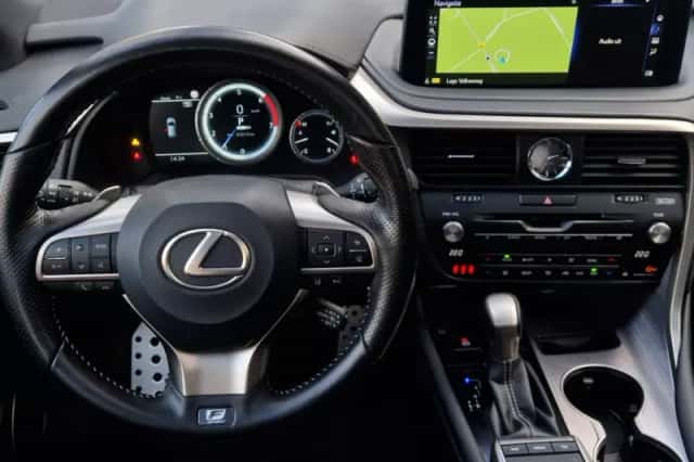 Lexus RX (2021) thumbnail 5