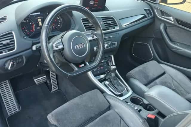 Audi Q3 (2016) thumbnail 3