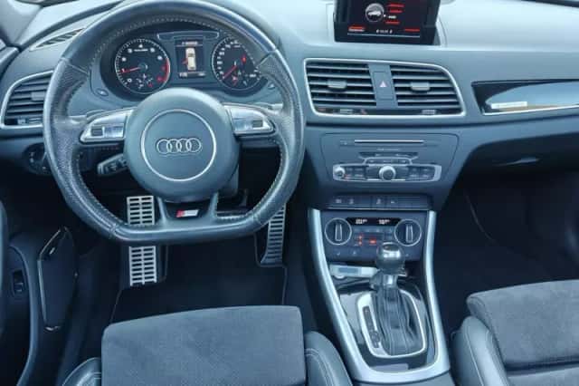 Audi Q3 (2016) thumbnail 5