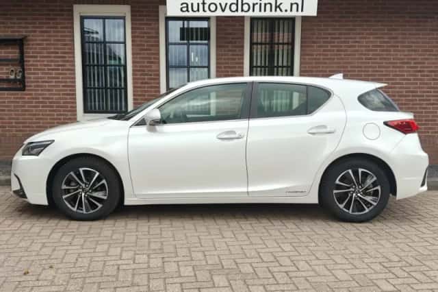 Lexus CT (2020) thumbnail 2