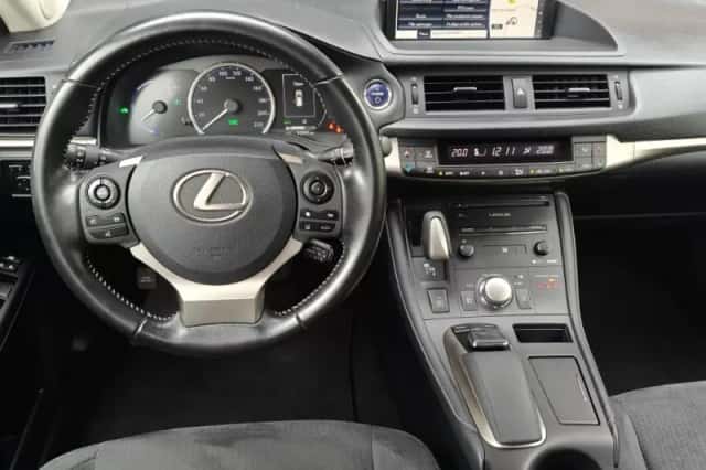 Lexus CT (2020) thumbnail 5