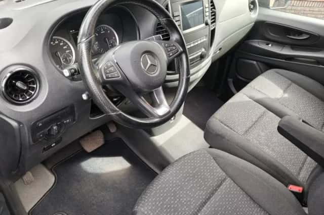 Mercedes-Benz Vito (2021) thumbnail 3