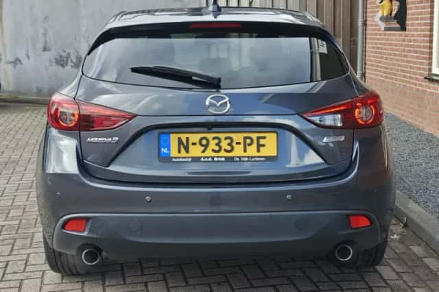 Mazda 3 (2017) thumbnail 4