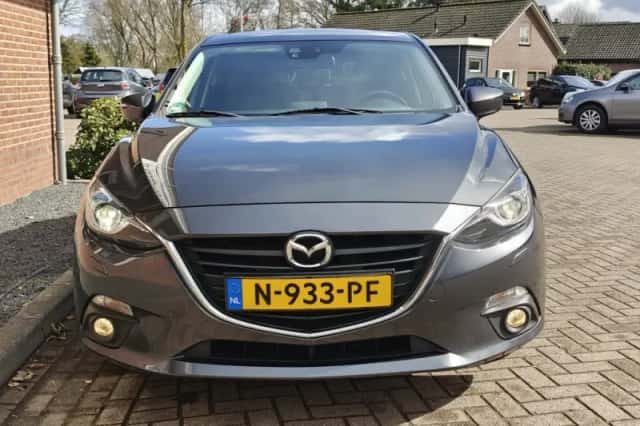 Mazda 3 (2017) thumbnail 6