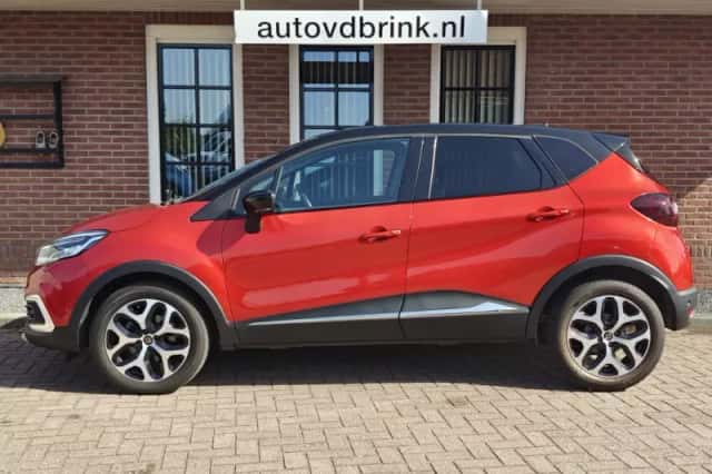 Renault Captur (2020) thumbnail 2