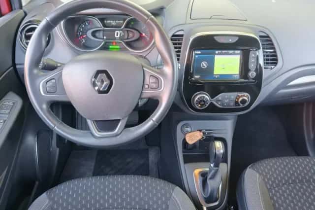 Renault Captur (2020) thumbnail 5