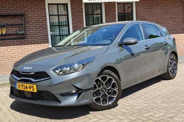 Kia Ceed (2024) thumbnail 1