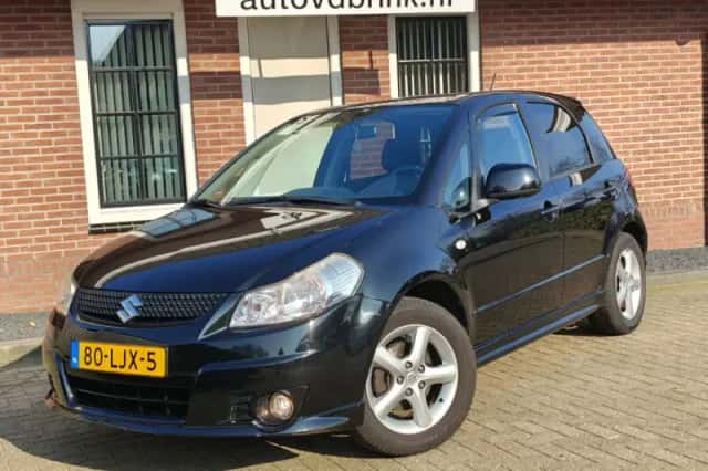 Suzuki SX4 (2010) thumbnail 1