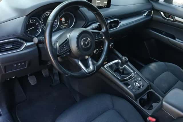 Mazda CX-5 (2017) thumbnail 3