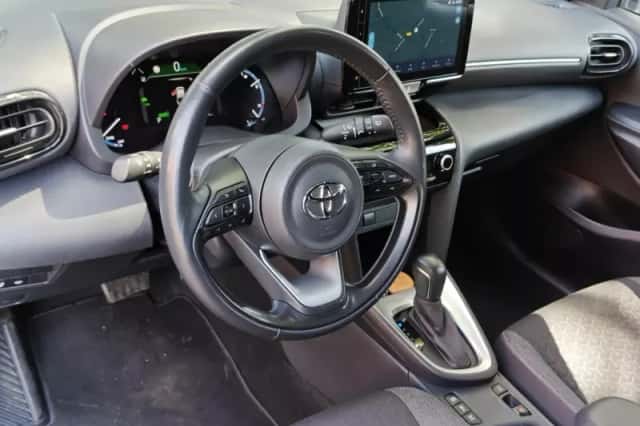 Toyota Yaris Cross (2022) thumbnail 3