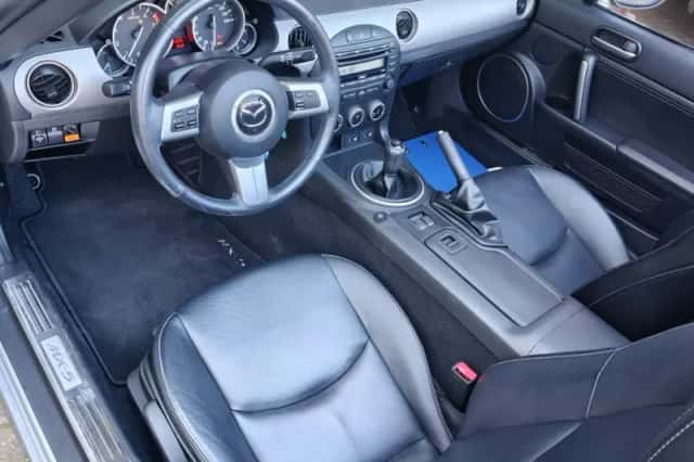 Mazda MX-5 (2012) thumbnail 3