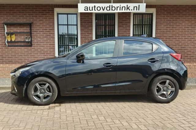 Mazda 2 (2017) thumbnail 2