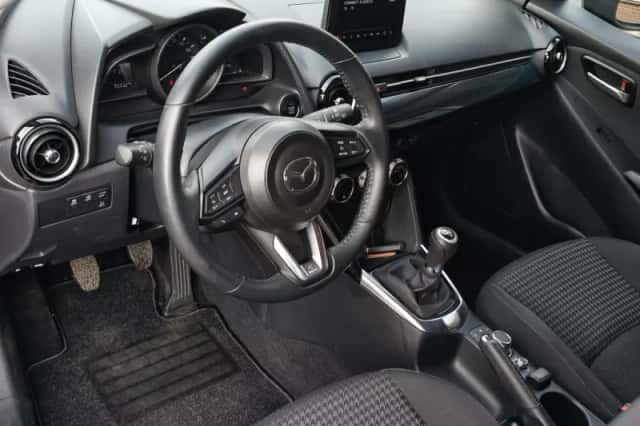 Mazda 2 (2017) thumbnail 3