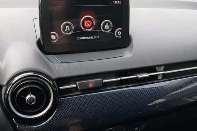 Mazda 2 (2017) thumbnail 5