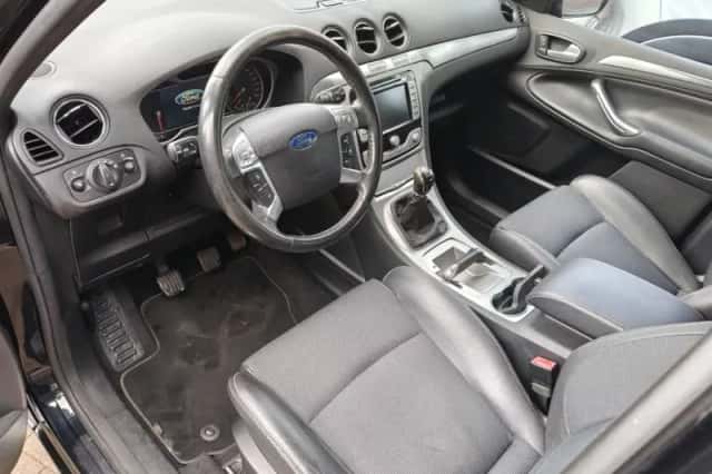 Ford S-Max (2009) thumbnail 3