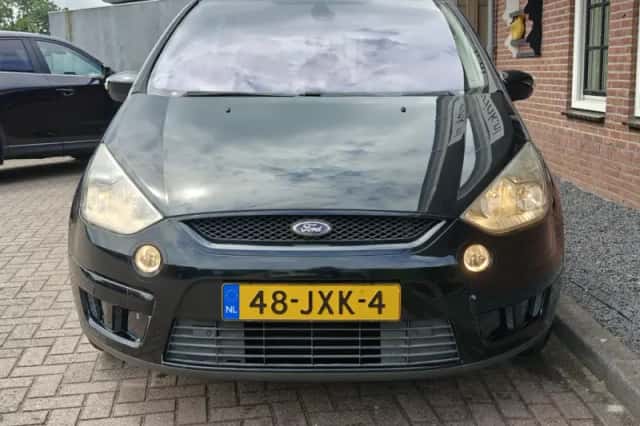 Ford S-Max (2009) thumbnail 4