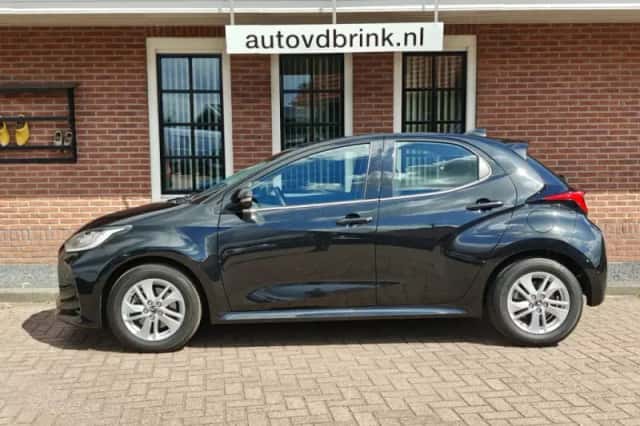 Mazda 2 Hybrid (2023) thumbnail 2