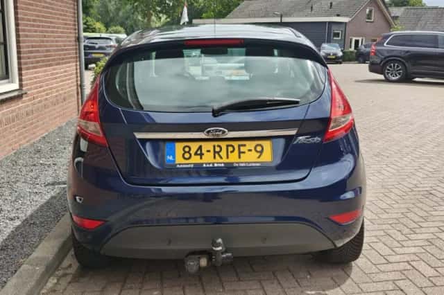 Ford Fiesta (2011) thumbnail 6