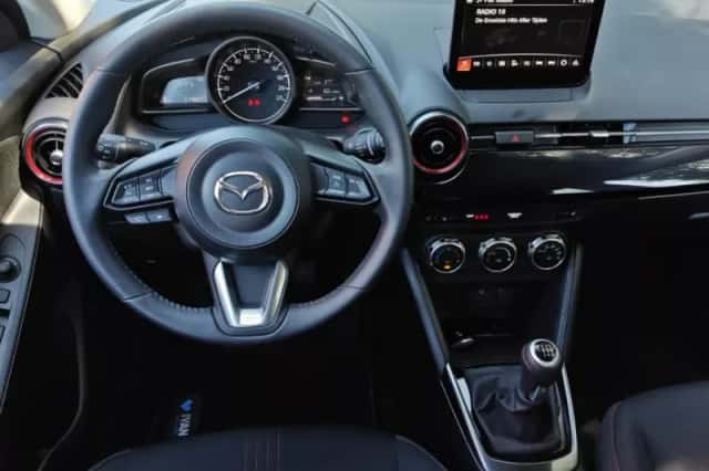 Mazda 2 (2023) thumbnail 5