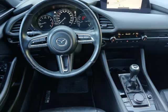 Mazda 3 (2019) thumbnail 5