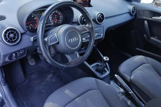 Audi A1 (2015) thumbnail 3
