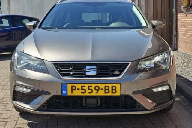 SEAT Leon (2017) thumbnail 4