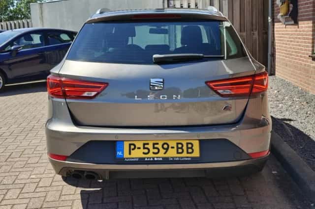 SEAT Leon (2017) thumbnail 6