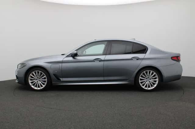 BMW 5-Serie (2021) thumbnail 2