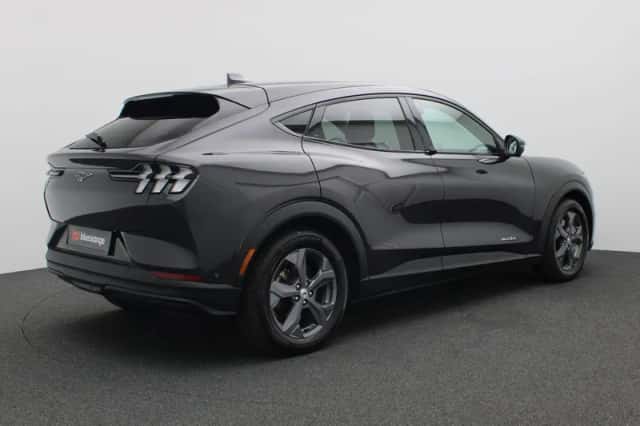 Ford Mustang Mach-E (2023) thumbnail 3