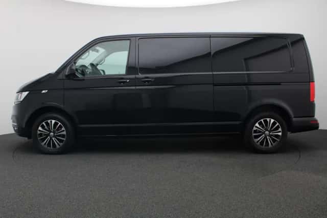 Volkswagen Transporter (2023) thumbnail 2