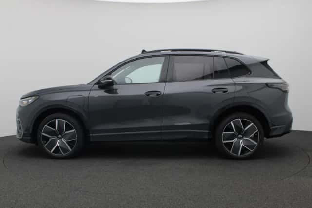 Volkswagen Tiguan (2026) thumbnail 2