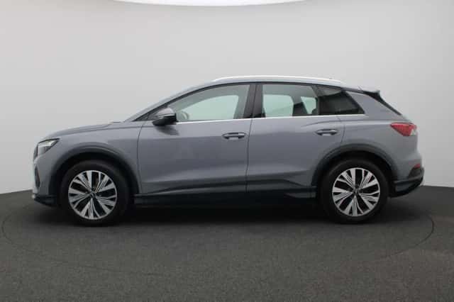 Audi Q4 e-tron (2022) thumbnail 2
