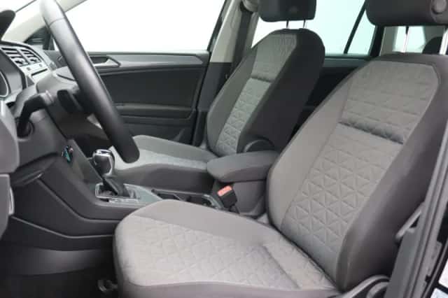 Volkswagen Tiguan (2021) thumbnail 5