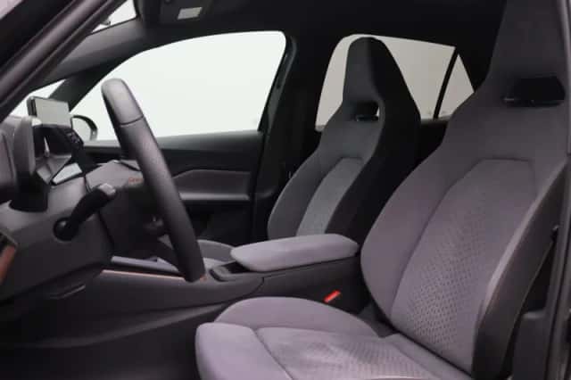 CUPRA Born (2024) thumbnail 5