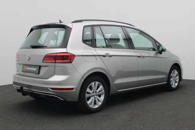 Volkswagen Golf Sportsvan (2018) thumbnail 3